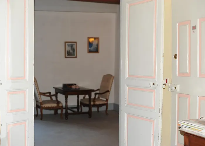 Logis Le Prieure Hotel