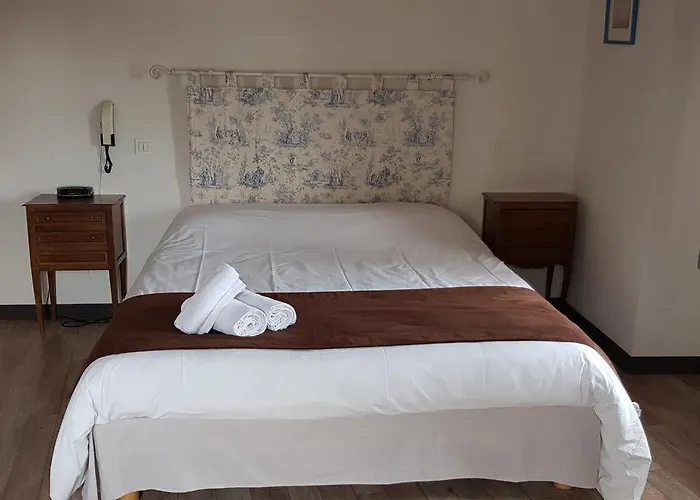 Logis Le Prieure Hotel