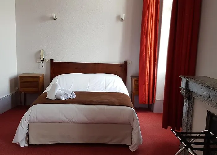 Logis Le Prieure Hotel 2*