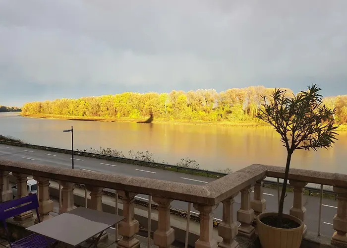 Hotel Logis Le Prieure 2*