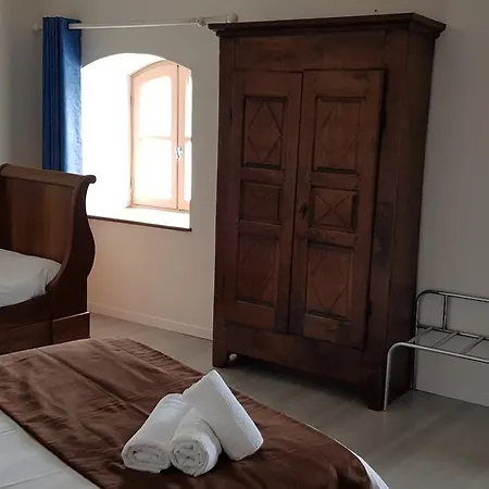 Logis Le Prieure ホテル ブール・サン・タンデオル