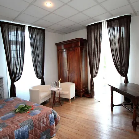ホテル Logis Le Prieure 2*