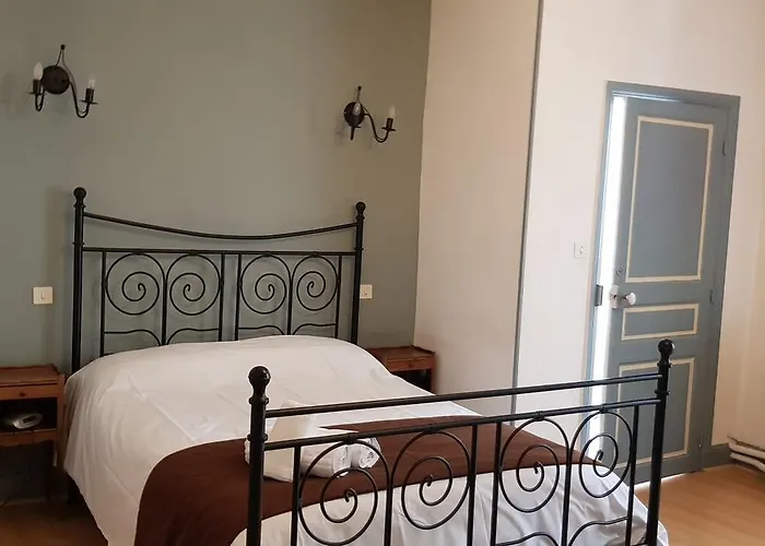 Logis Le Prieure Hotel
