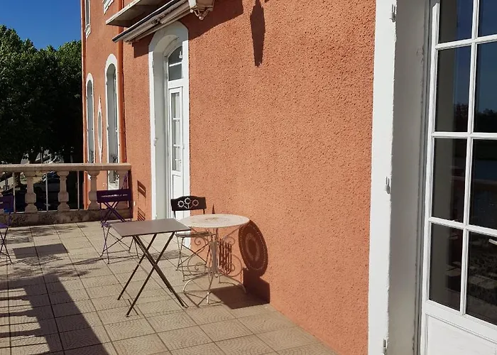 Logis Le Prieure 2*